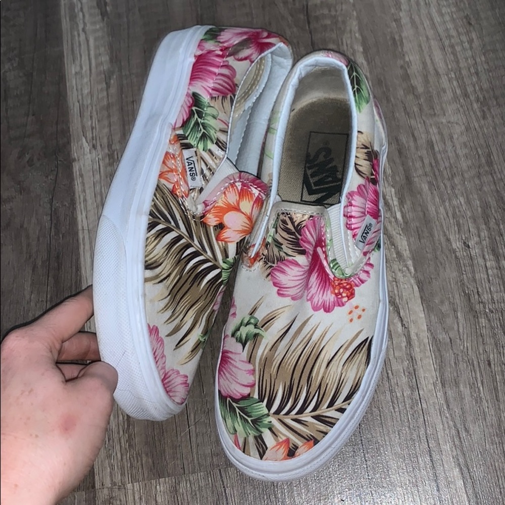 Tropical vans perfect for summer ! 😋